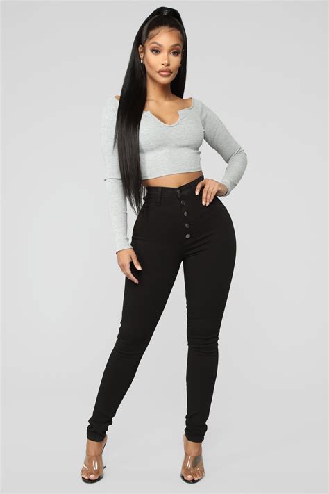 fashion nova black skinny jeans.